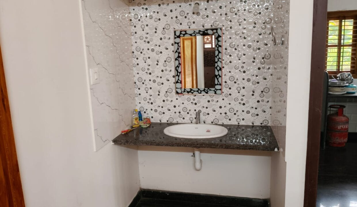 Polali 3BHK 23Cents (4)