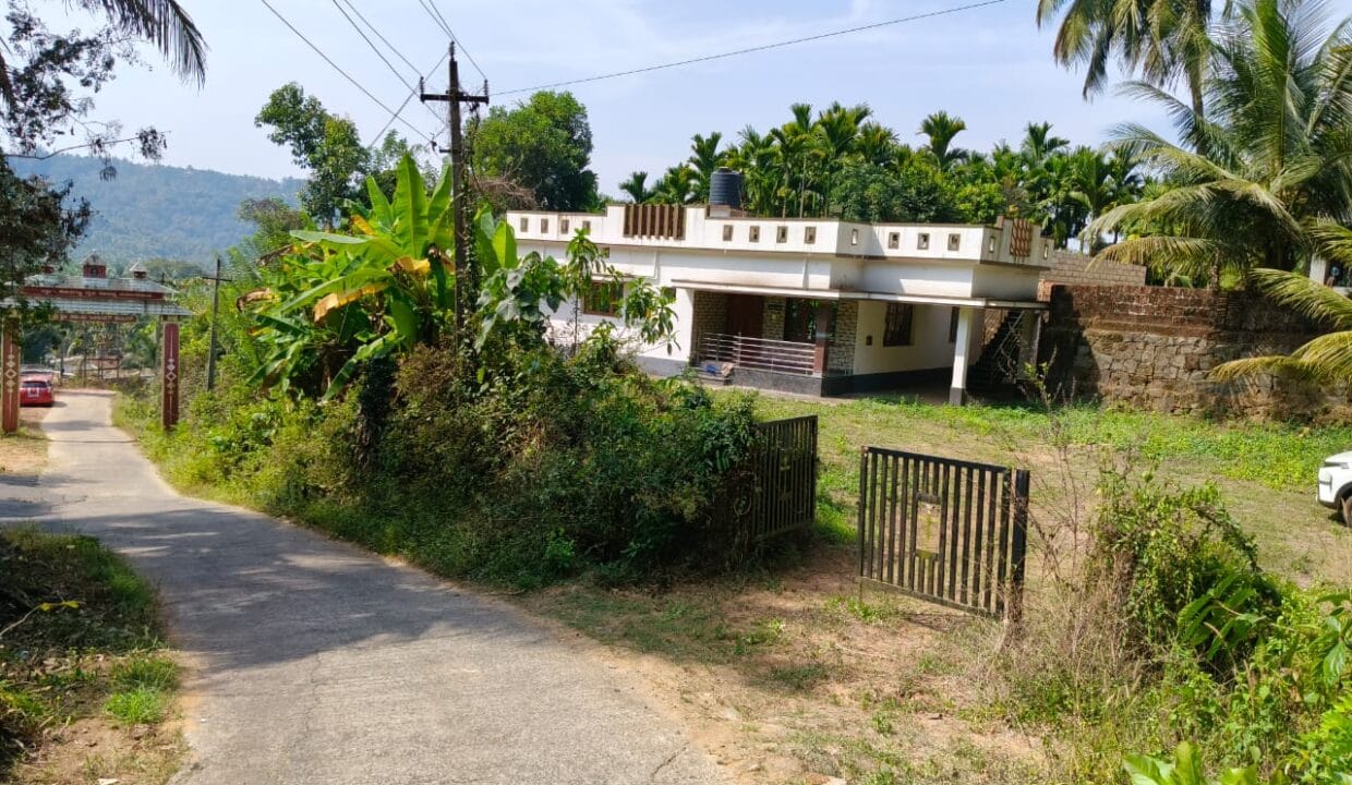 Polali 3BHK 23Cents (7)