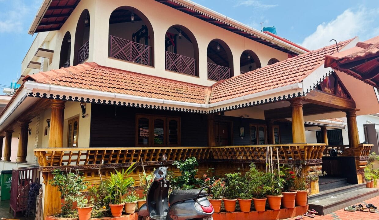 4 BHK 9 Cents Vamajoor (15)