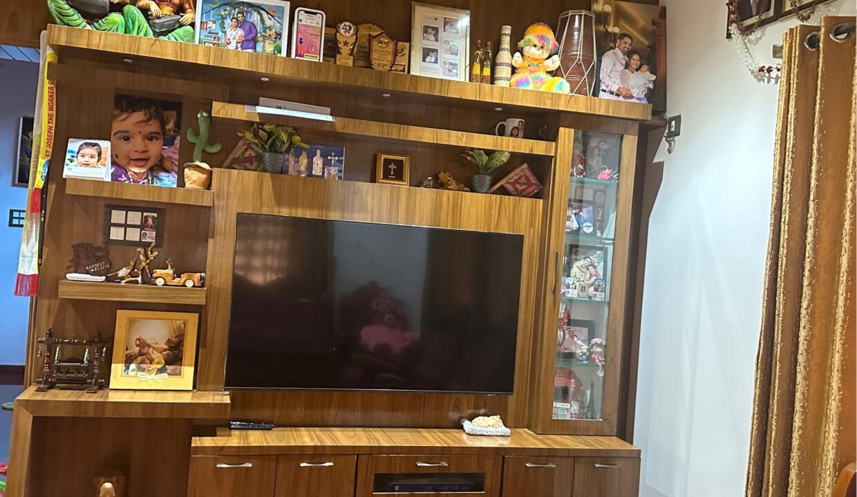 4 BHK 9 Cents Vamajoor (5)